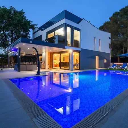 4 Bedroom Stunning In