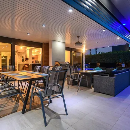 Holiday home 4 Bedroom Stunning In *