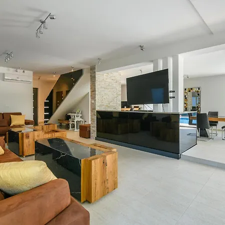 4 Bedroom Stunning In * Fazana