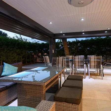 Holiday home 4 Bedroom Stunning In Fazana