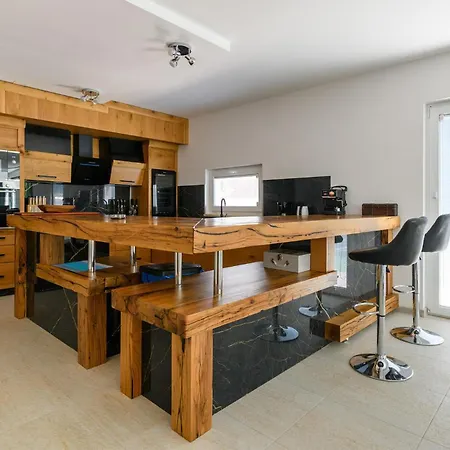 4 Bedroom Stunning In * Fazana
