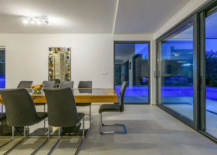 Gorgeous In With Wifi *