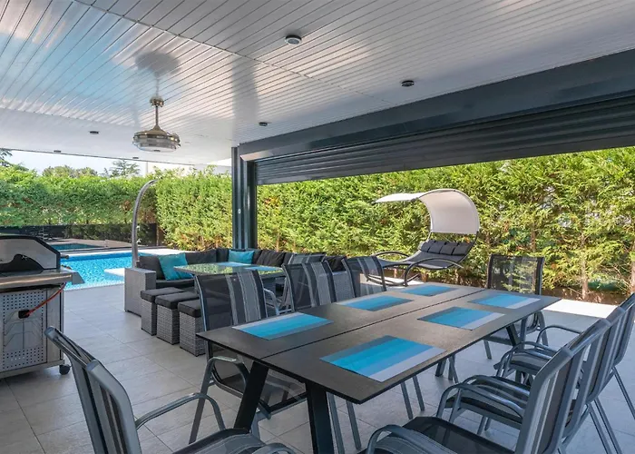 Gorgeous In With Wifi *